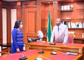 Ali Bongo Ondimba et Rose Christiane Ossouka Raponda, en marge d'un Conseil de ministre, Palais Rénovation © Droits réservés