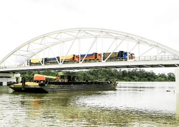 Pont de Kango, Nationale 1 © Santullo