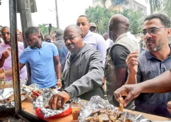 La pause-déjeuner d'Ali Bongo ondimba et ses collaborateurs le 14 mail 2022 à l'Ancienne Sobraga. / D.R