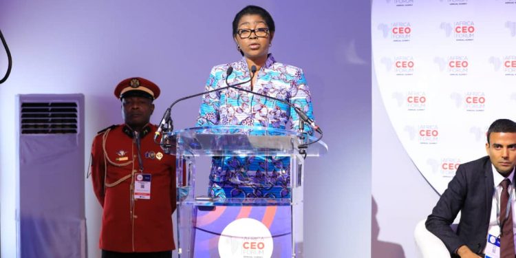 Rose Christiane Ossouka Raponda en VRP à l’AFRICA CEO FORUM 2022 pour vendre le Gabon. © D.R.