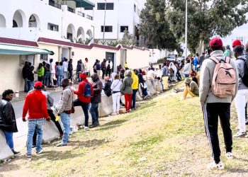 Devant l’ambassade de Côte d’Ivoire à Tunis, le 1er mars 2023. © Nicolas Fauque