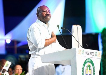 Ali Bongo Ondimba la main sur le cœur au sujet de son AVC. © DR.