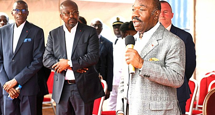 Ali Bongo Ondimba visite le port sec de Lastourville. © DR.