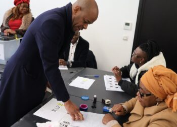 Référendum au Gabon : le « NON » s'impose en France, faible taux de participation. Crédit photo Ambassade du Gabon en France.