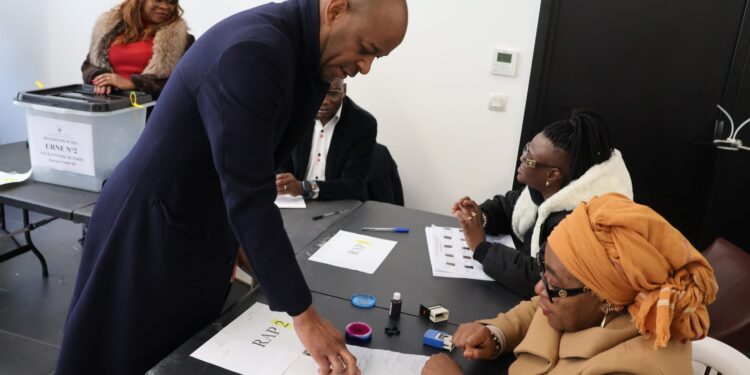 Référendum au Gabon : le « NON » s'impose en France, faible taux de participation. Crédit photo Ambassade du Gabon en France.