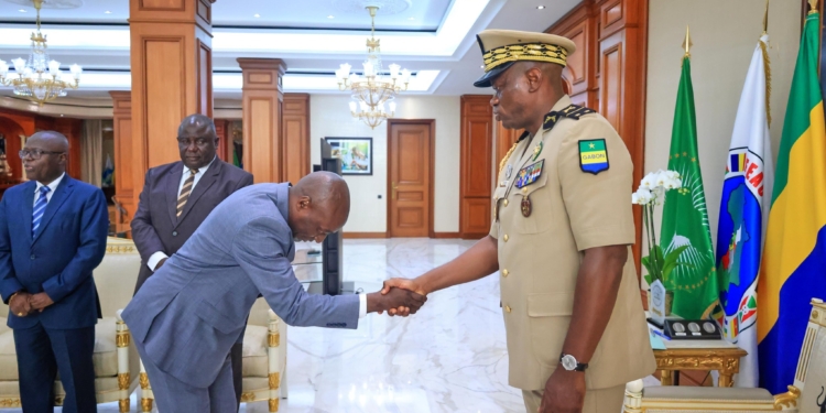 Rencontre avec les partisans du Non au Palais Rénovation : Oligui Nguema tend la main... mais pas à tous, crédit photo Facebook présidence de la République