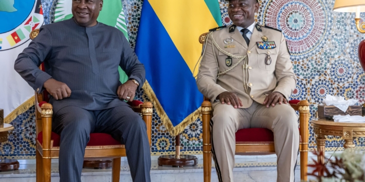 Ghana-Gabon : Brice Clotaire Oligui Nguema reçoit John Dramani Mahama, photo Com présidentielle.