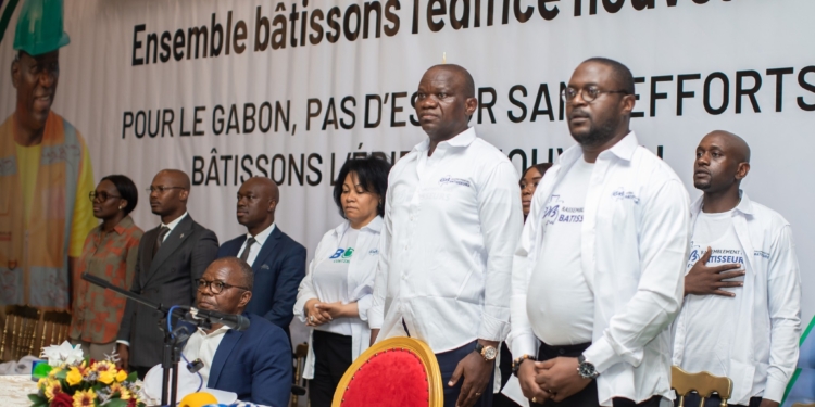 Brice Clotaire Oligui Nguema lance le Rassemblement des Bâtisseurs avec des figures de l'opposition, photo Com PR.