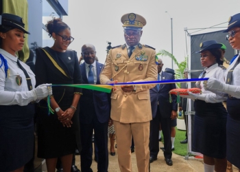 Oligui Nguema inaugure la Banque pour le Commerce et l’Entrepreneuriat du Gabon, photo presse présidentielle.