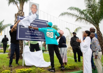 Oligui Nguema honore la mémoire de Jean-François Aveyra en renommant le carrefour Acaé, photo presse présidentielle.