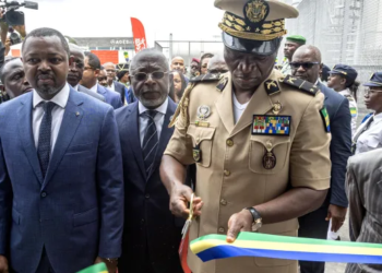 Brice Clotaire Oligui Nguema inaugure une nouvelle usine de coca-cola de l’usine Sofavin, photo Com PR.