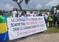 Gabon : Les chômeurs réclament leurs droits devant l’Assemblée nationale, photo Gabonreview.