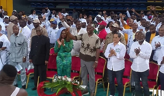 Président d’honneur d’Ossimane, Brice Clotaire Oligui Nguema, le 19 janvier 2025, lors de l’installation de la Coordination de cette association dans l’Estuaire. © Insidenews241