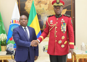 Oligui Nguema reçoit les lettres de créance du nouvel Ambassadeur de la Côte d'Ivoire Kouadio Konan Bertin, crédit photo Com présidentielle.