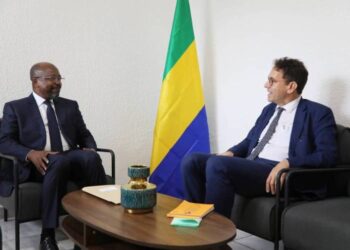 Alain Claude Bilie-By-Nze et Fabrice Mauriès, dans les locaux de l'ambassade de France à Libreville, le 17 octobre 2024, DR.